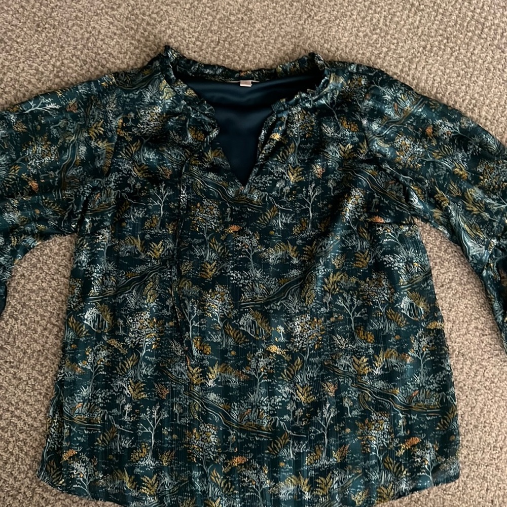 Lauren Conrad dark jade color blouse with print